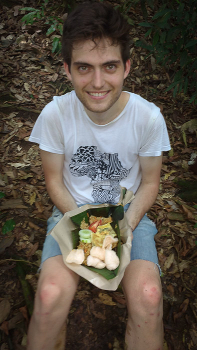 Lunch during the jungle 2 days trekking of Bukit Lawang in Sumatra