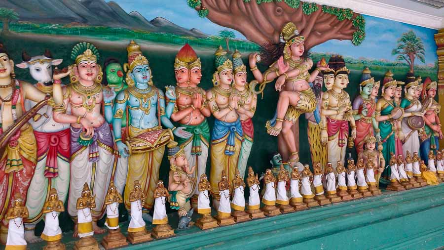 Sri Mahamariamman Temple, interesting places to go in Kuala Lumpur Sri Mahamariamman Temple, famous places to visit in Kuala Lumpur, Malaysia