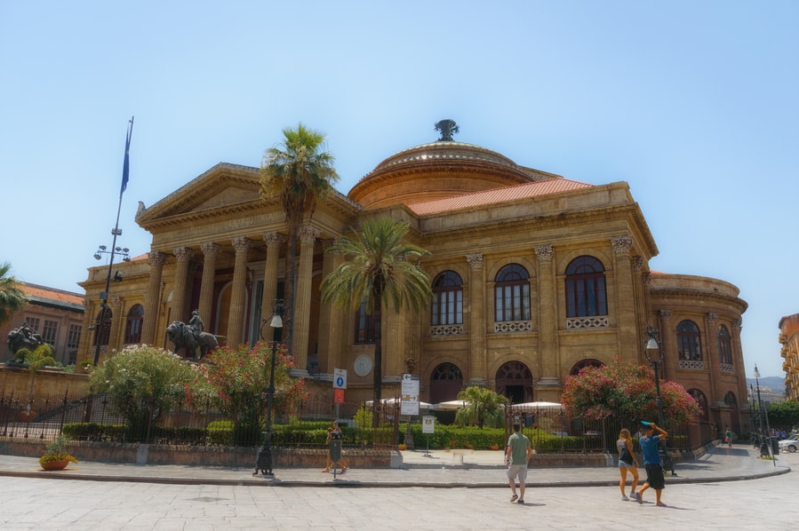 Teatro Massimo in Palermo Sicily. top things to do in Palermo sicily.