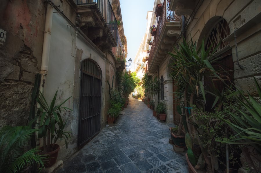 syracuse italy images Alleys with charm of Ortigia Syracuse italy map Sicily Italy