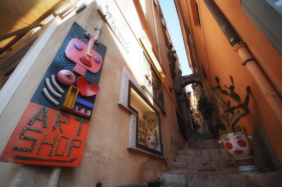 Callejuelas de Taormina en Sicilia Italia hoteles baratos taormina