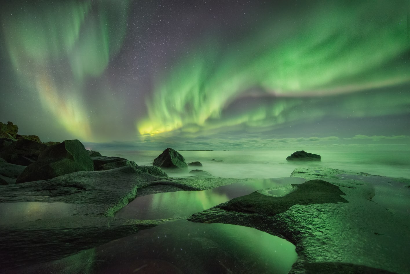 lofoten landscape photograhy arctic northern lights in uttakleiv
