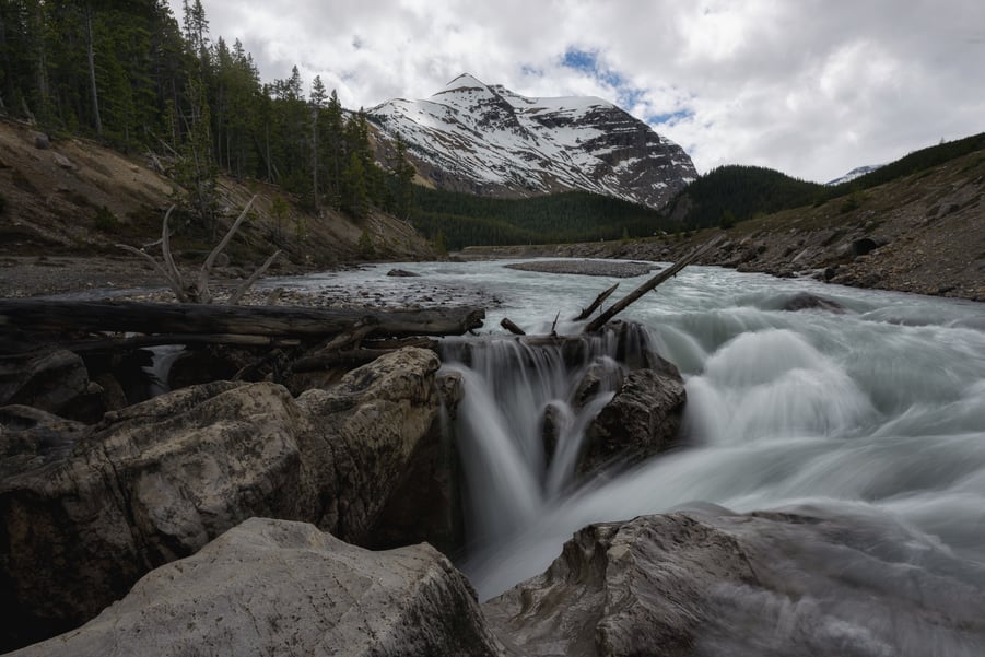 where to stay in the icefields parkway hotel width=