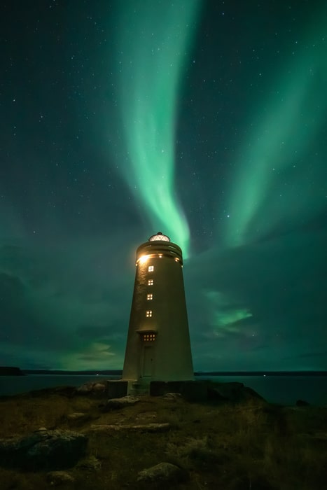 aurora boreal faro islandia en septiembre