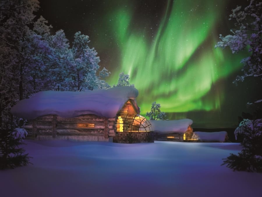 Kakslauttanen, época de aurora boreal en Finlandia
