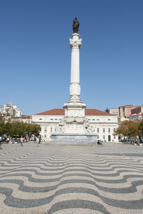 Plaza Rossio, una de las plazas emblemáticas que ver en Lisboa Portugal