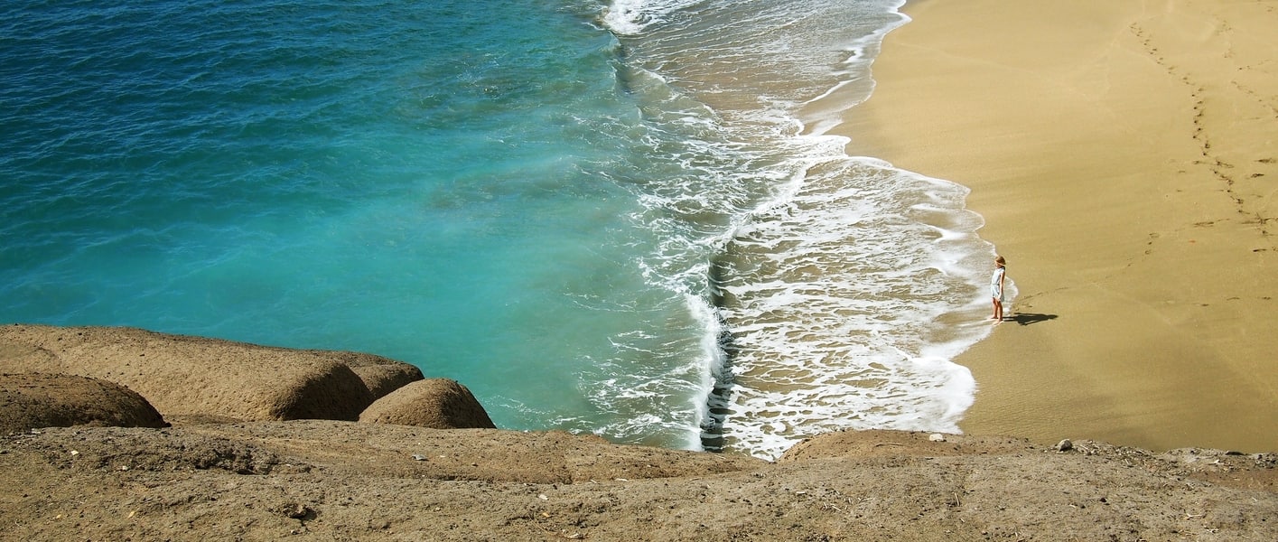 Playa del Duque, playas de Tenerife arena blanca