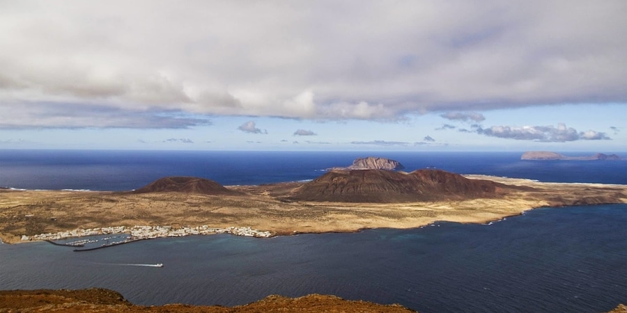 How to get to La Graciosa from Lanzarote