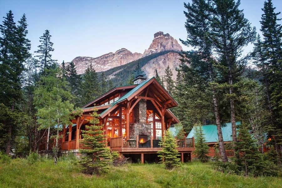 Cathedral Mountain Lodge, un hotel bien situado en Yoho