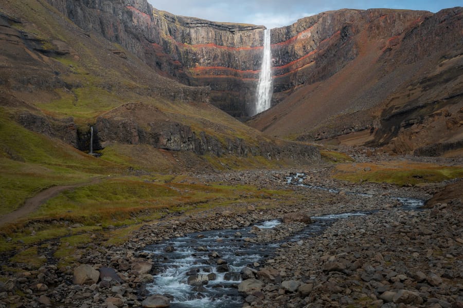 Hengifoss, cascadas del este de Islandia