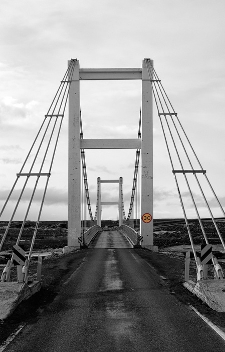 Tips for crossing bridges by car in Iceland