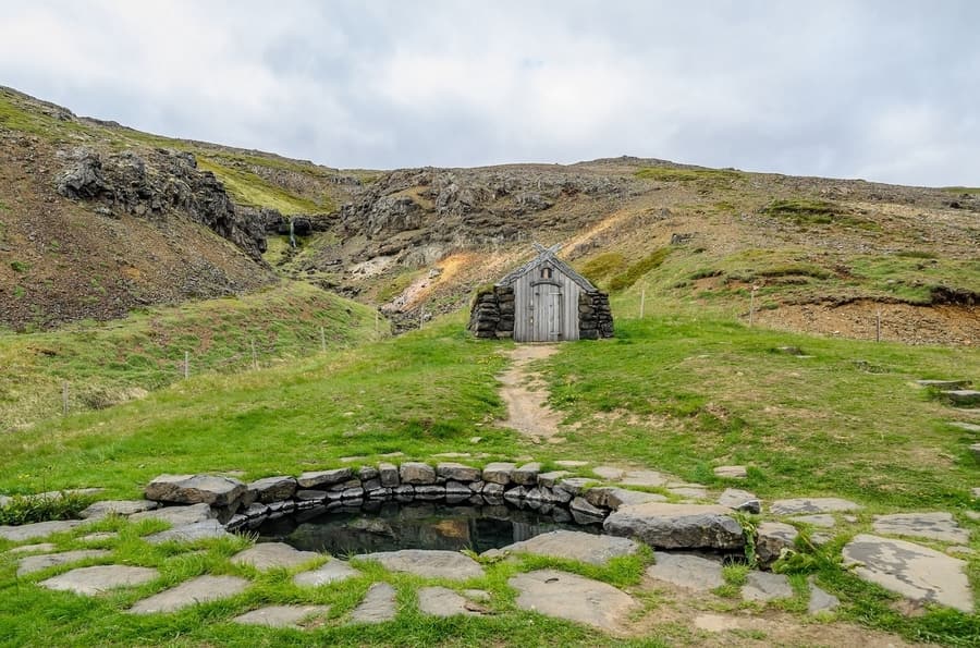 Guðrúnarlaug, the hot springs in Iceland Guðrúnarlaug, hot springs Iceland free