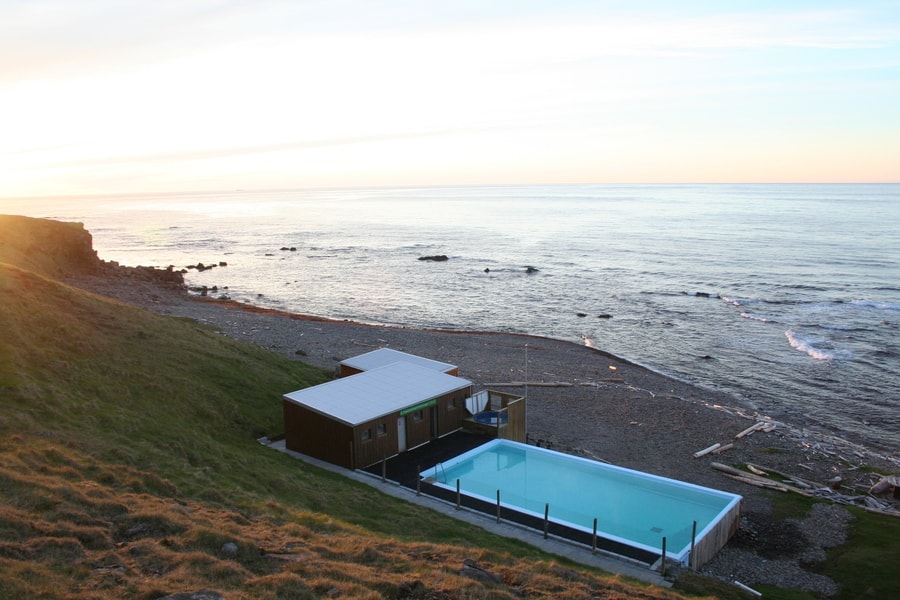Krossneslaug, thermal bath Iceland Krossneslaug, hot springs in Iceland