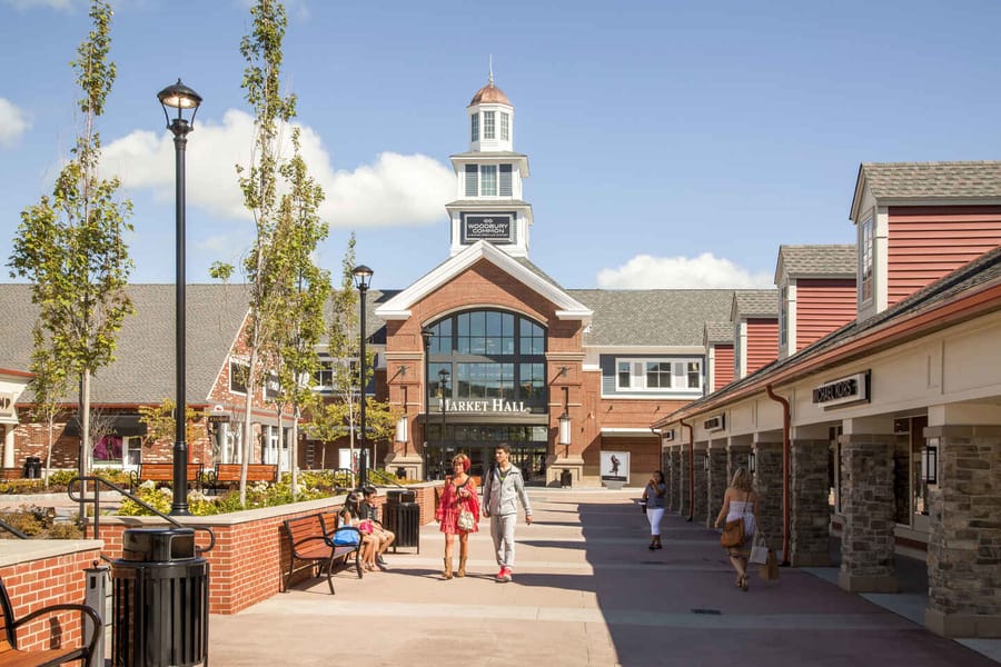 Woodbury Commons Premium Outlets, cheap things to do in nyc