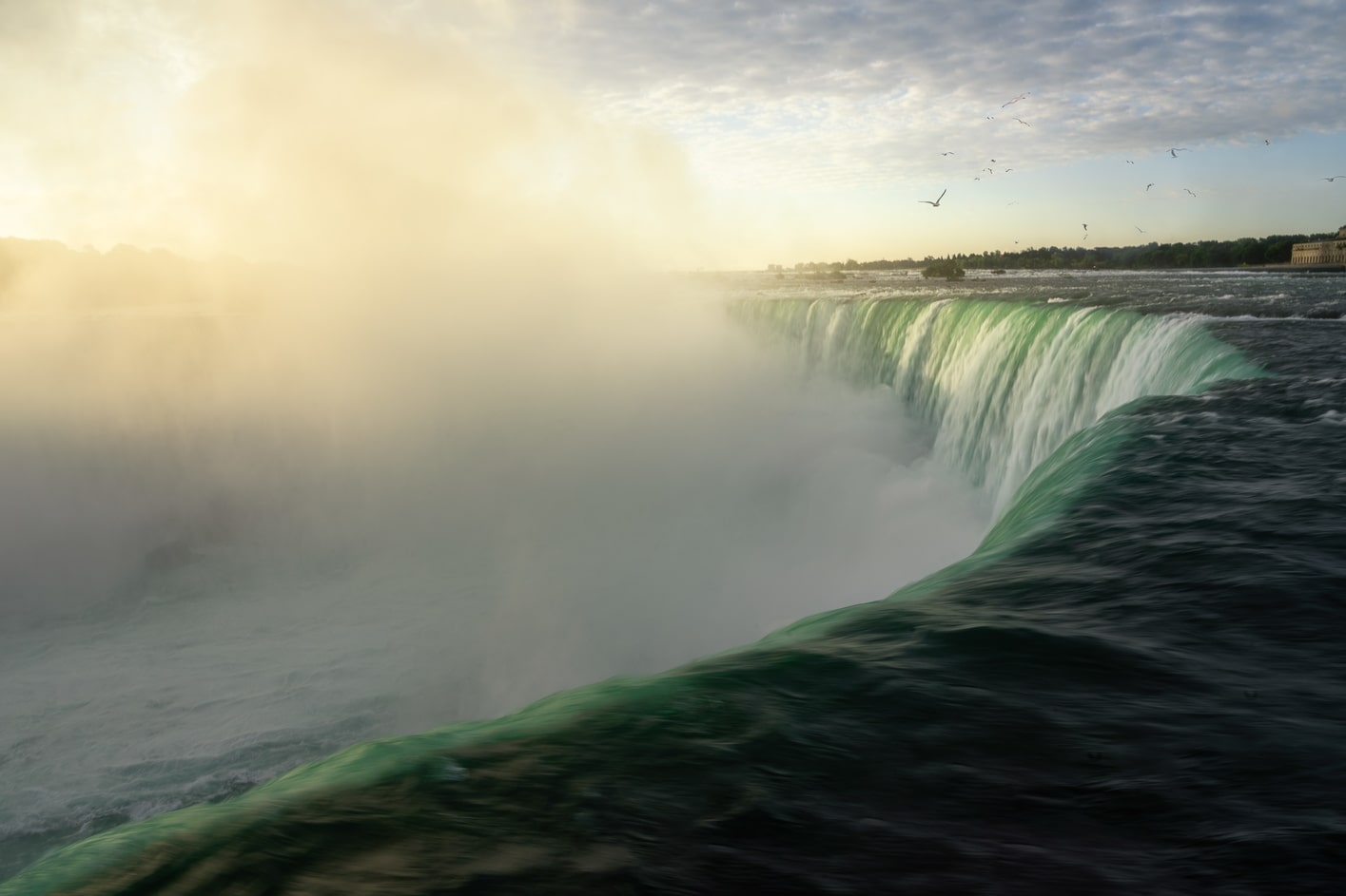 How to get from Niagara Falls’ Canadian side to the U.S. side