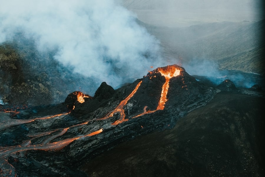 Reykjanes Peninsula, best place to go in Iceland Reykjanes Peninsula, famous landmarks in Iceland