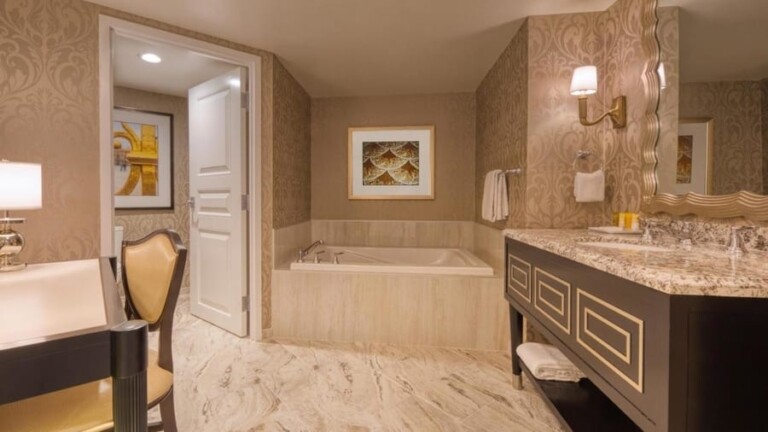 10 Best Las Vegas Hotels With In Room Jacuzzi Tubs In 2022