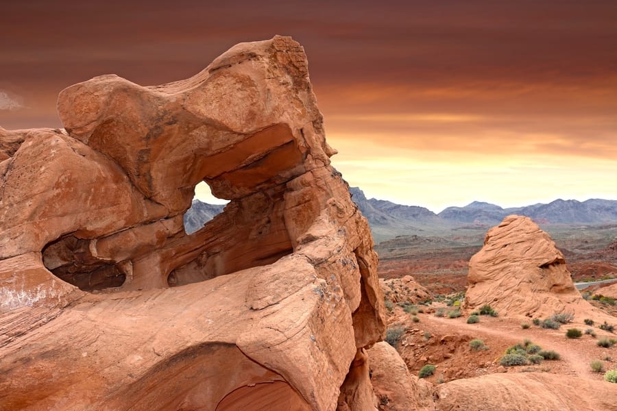 Valley of Fire hiking tour, tours to valley of fire las vegas