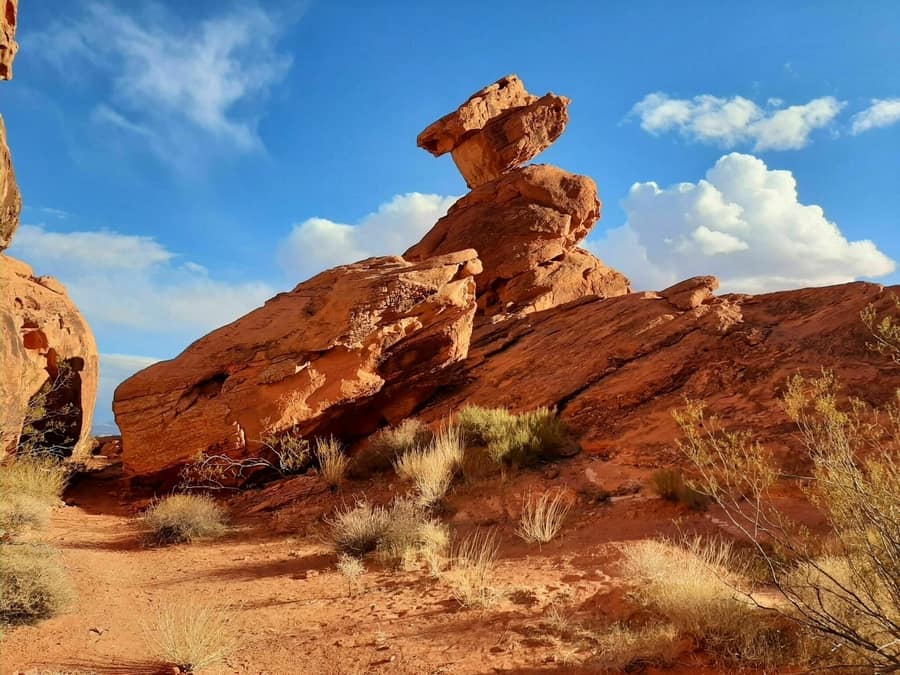 Balancing Rock Trail, hiking in the Valley of Fire