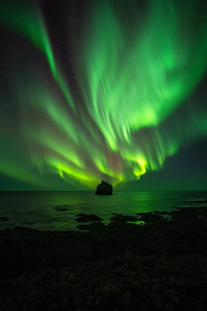 Northern-Lights-Iceland-strong-KP-683x10