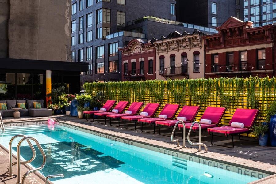 Sixty Lower East Side, hoteles con piscina en Nueva York elegantes