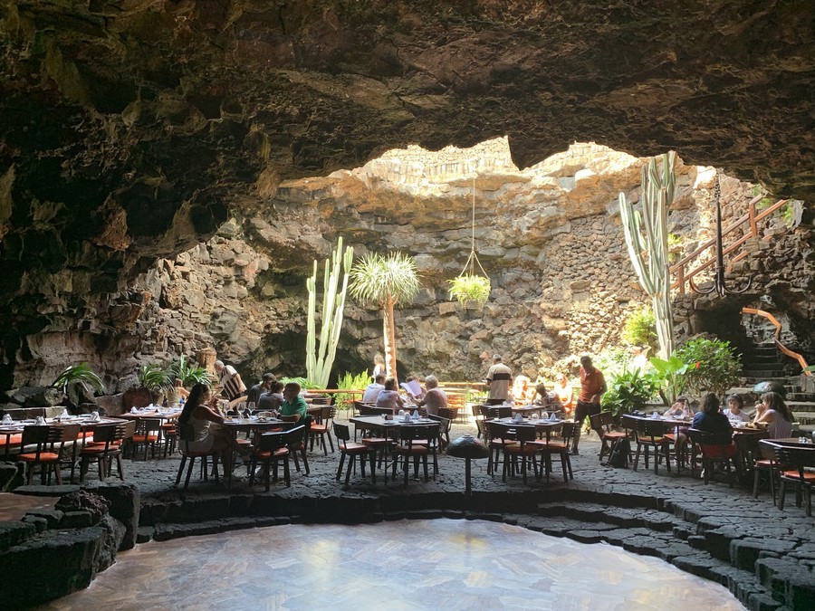 Jameos del Agua Restaurant opens every day and it is a nice place to try some local food You can have lunch at Jameos del Agua Restaurant after your visit