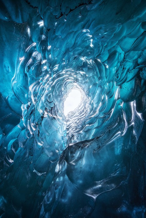 Ice caves photo tour in Iceland