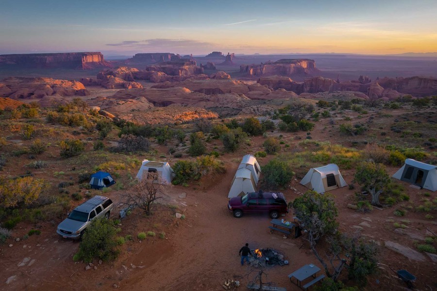 Enjoy an astrophotography tour in Monument Valley with the Navajo tribe