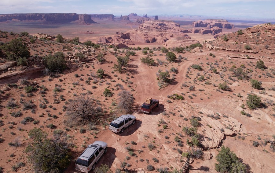 Immersive photography tour in Monument Valley with Navajo tribe