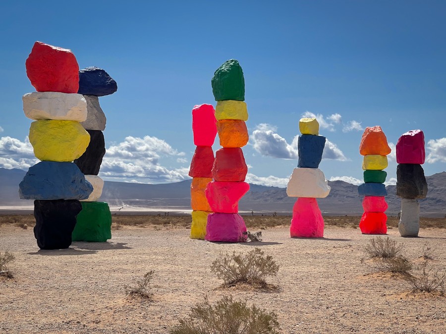 Seven Magic Mountains, uno de los lugares para visitar en Nevada Seven Magic Mountains, estado de Nevada