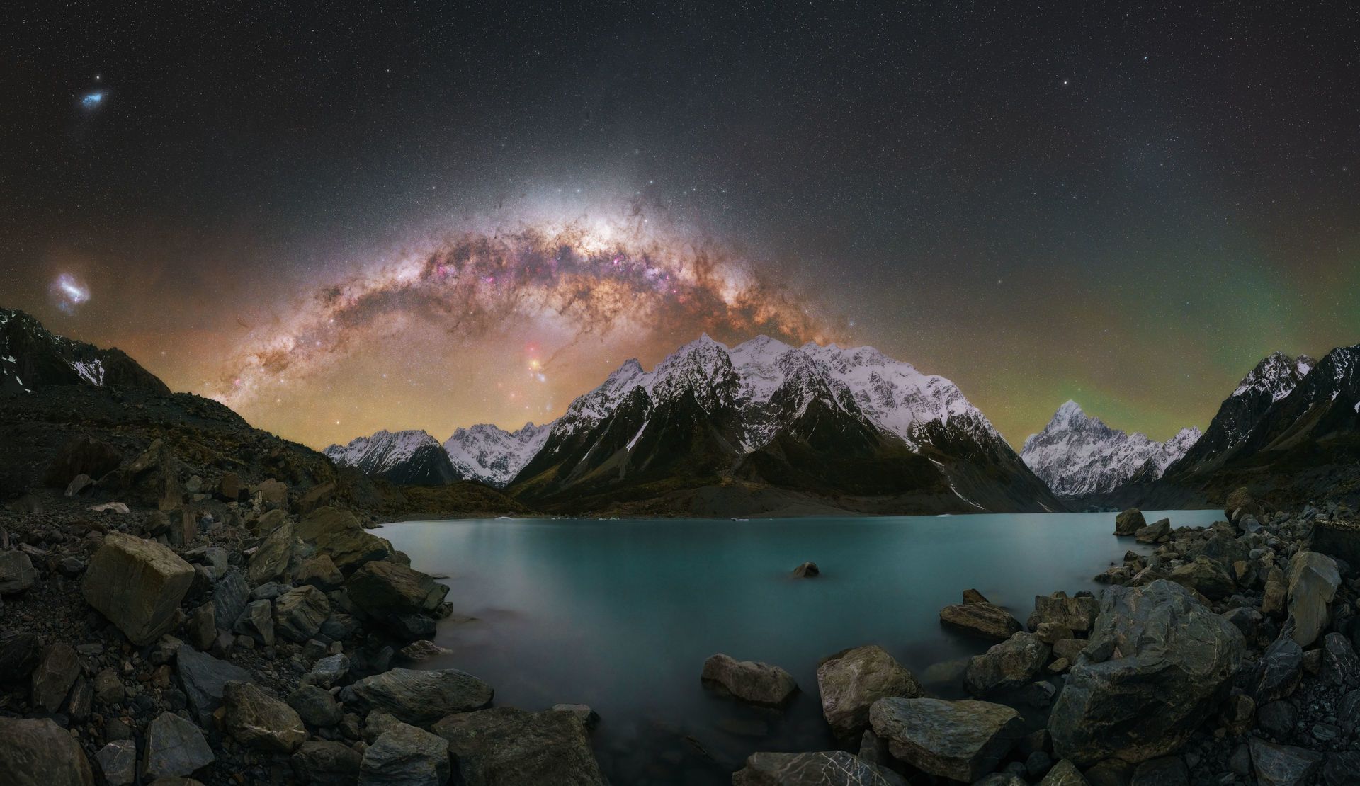 Spectacular night sky in New Zealand Capture the Atlas Photo Tour