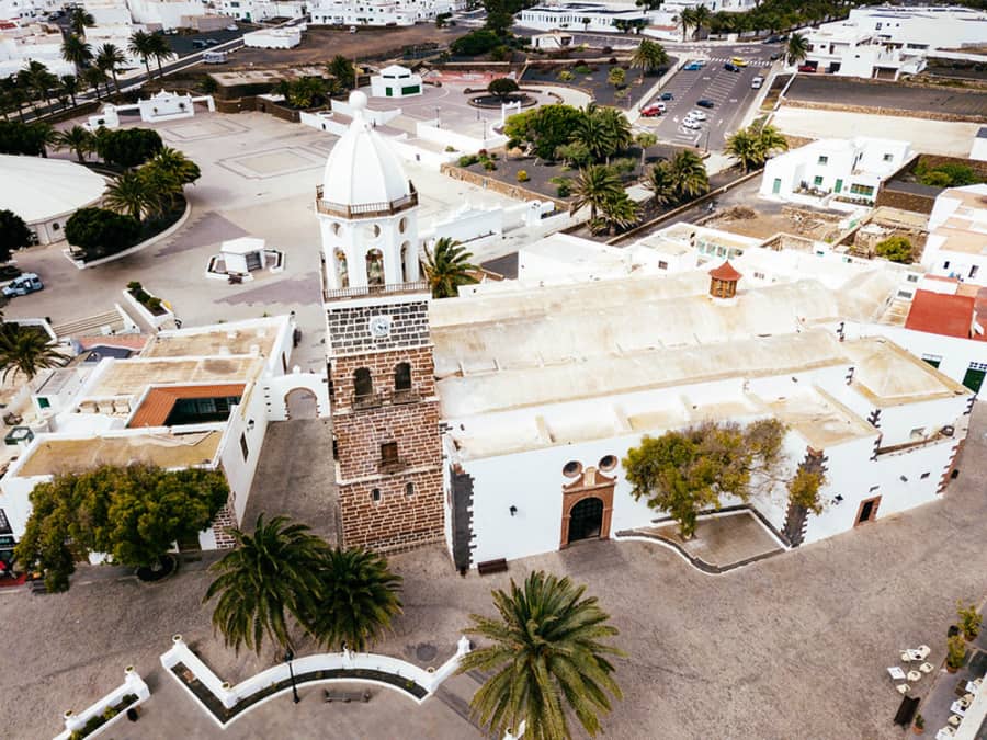 Iglesia de Nuestra Señora de Guadalupe, teguise market lanzarote